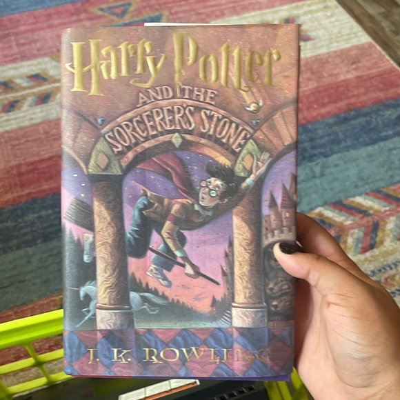 harry potter and the sorcerer’s stone book - Picture 1 of 1
